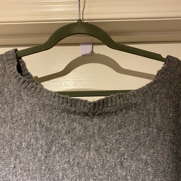 Jacob - Off the Shoulder, Long Sleeve, Crop Top - Picture 8 of 8